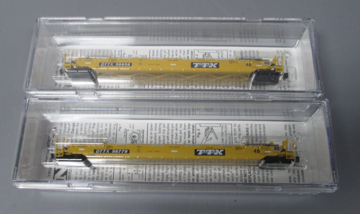 Micro Trains 99301760 N TTX Corporation 70' Husky Stack Well Car (Set of 16)