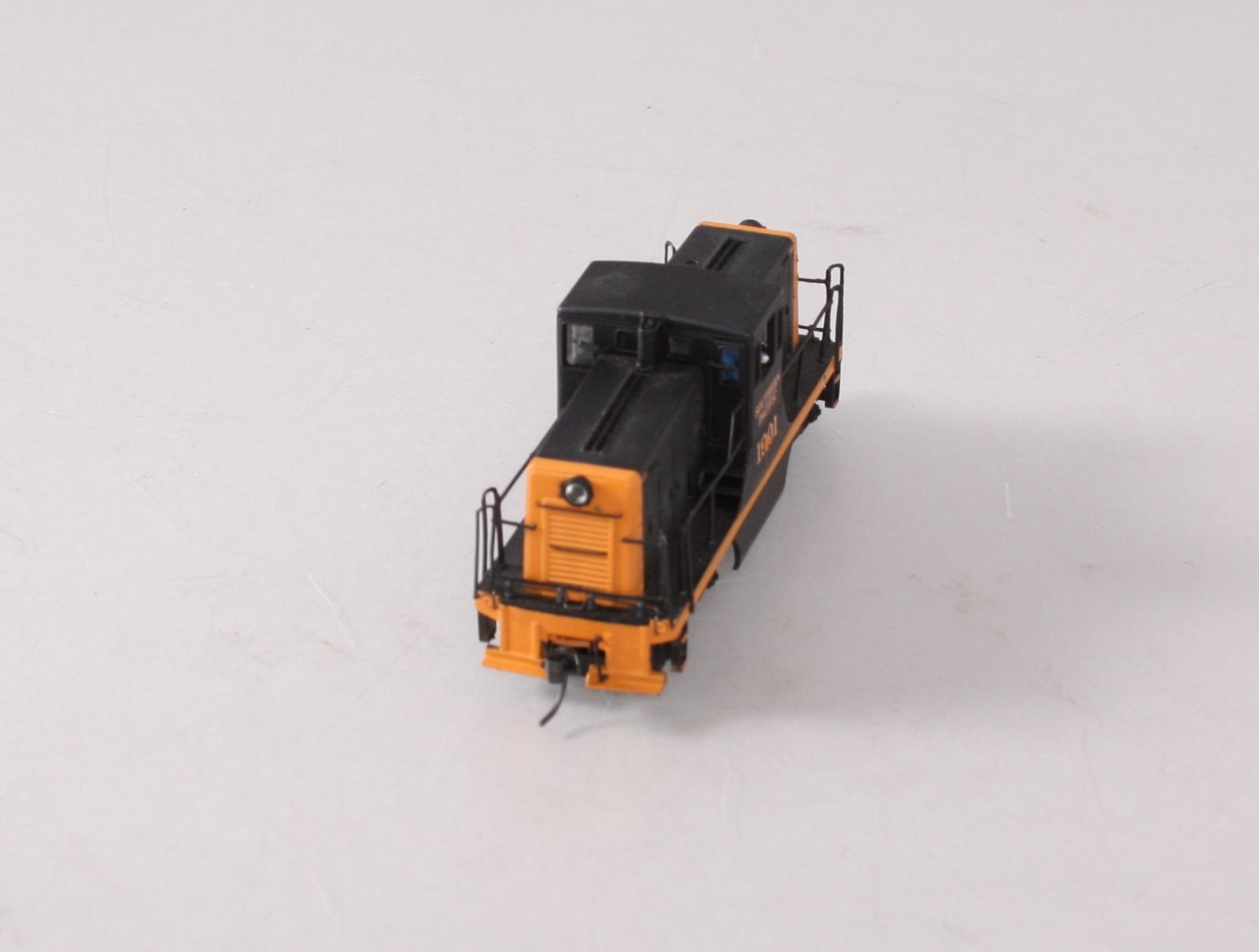 Bachmann 80016 HO Scale Southern Pacific GE 44-Ton Switcher #1901