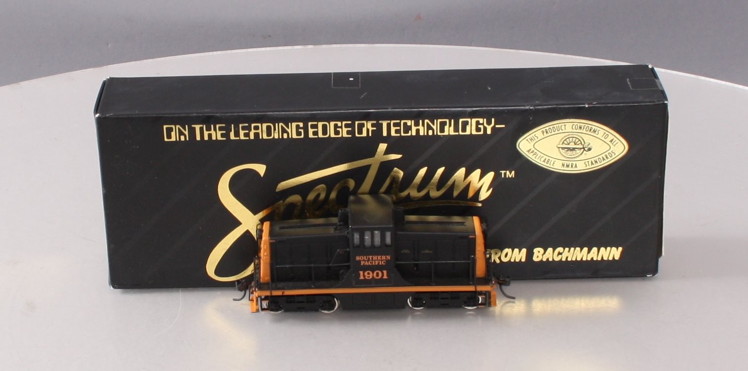 Bachmann 80016 HO Scale Southern Pacific GE 44-Ton Switcher #1901
