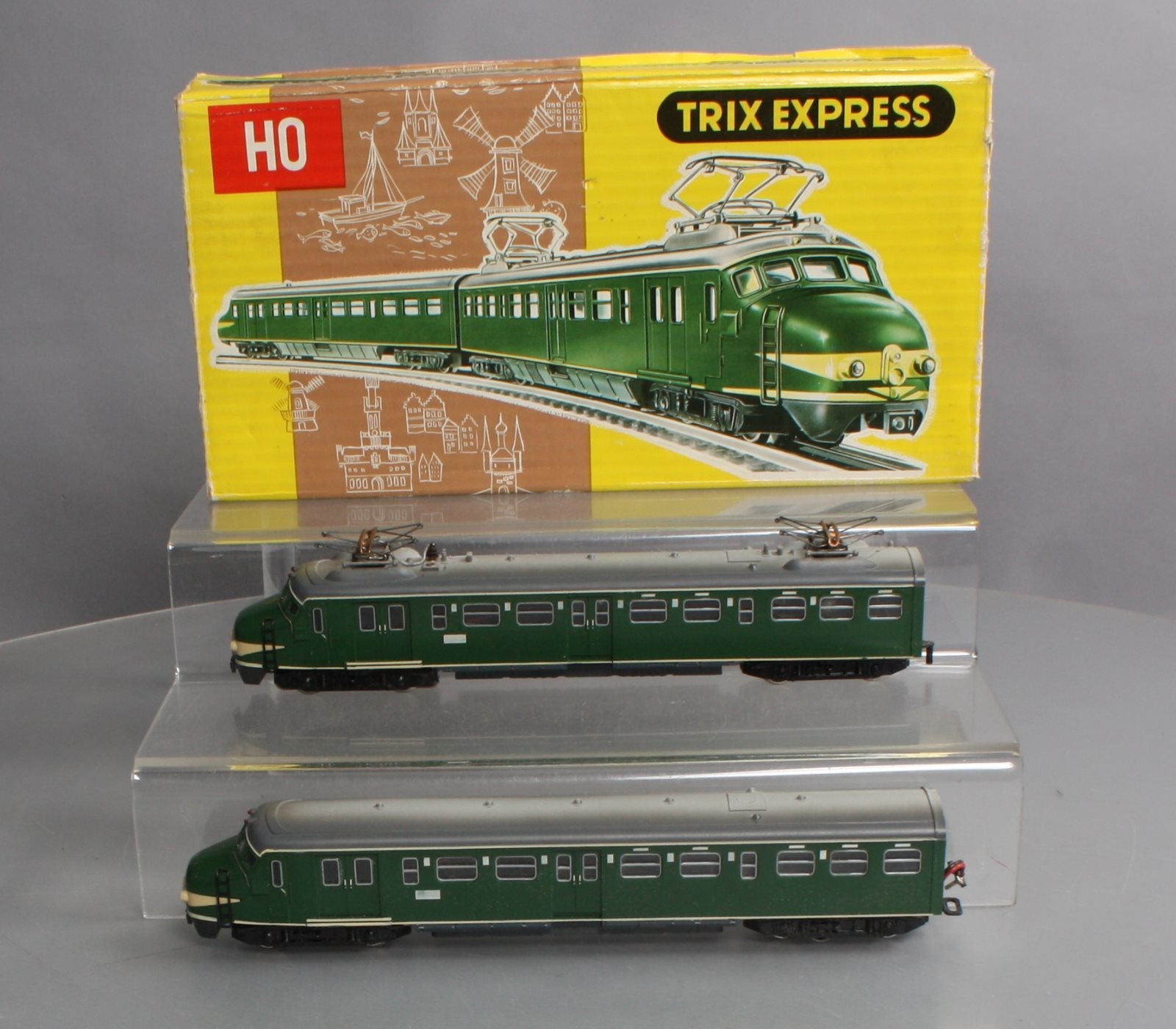 Starter Set with a Passenger Train, Track Layout, and