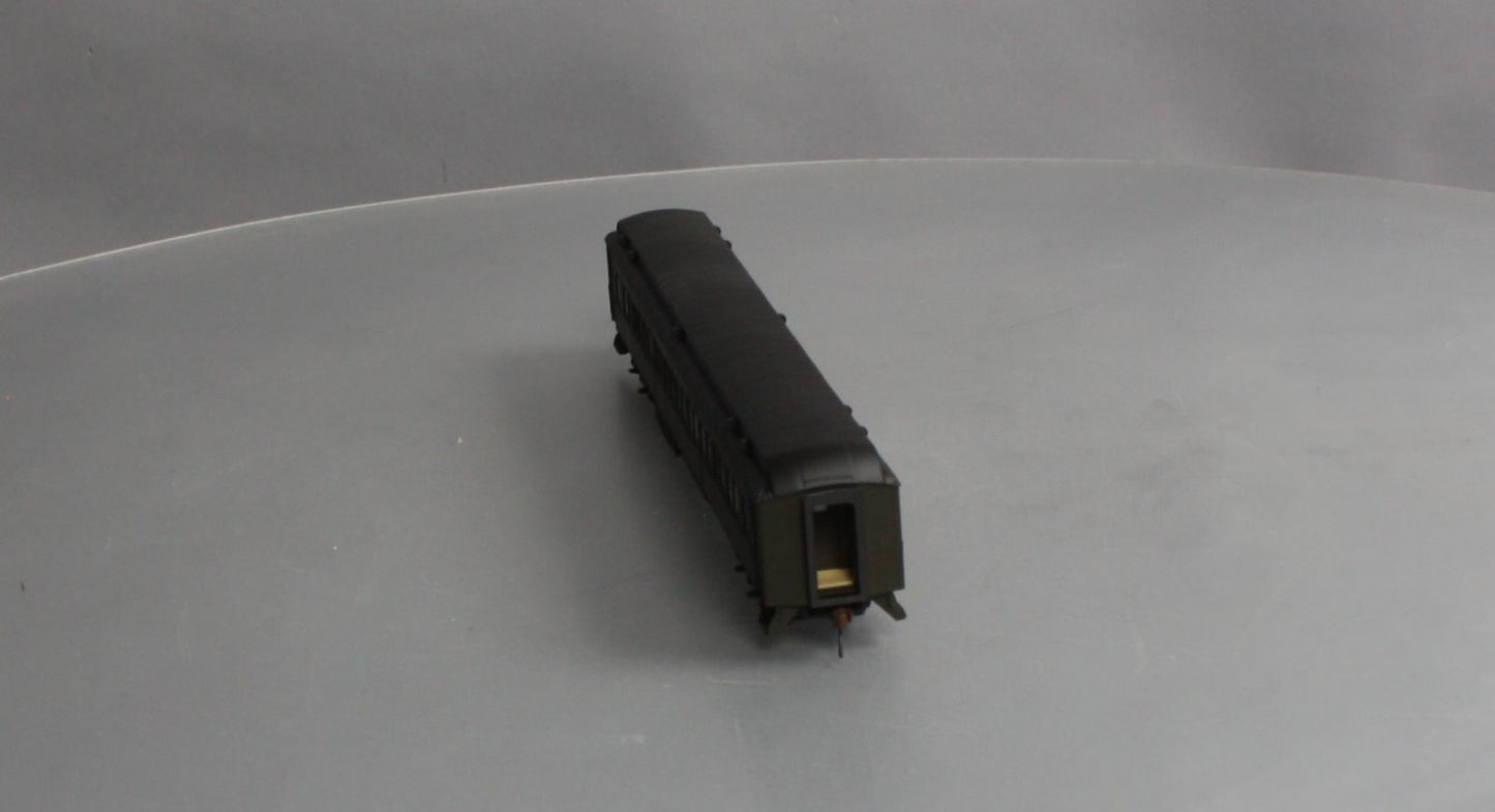 Walthers 932-10117 HO Scale New Haven Heavyweight Paired Window Coach Car LN/Box