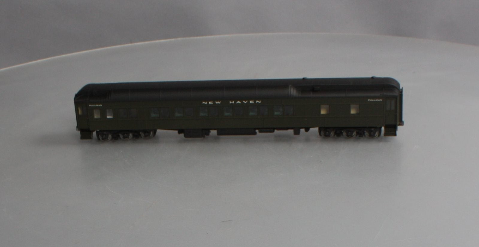 Walthers 932-10017 HO New Haven Pullman Heavyweight 12-1 Passenger Car LN/Box