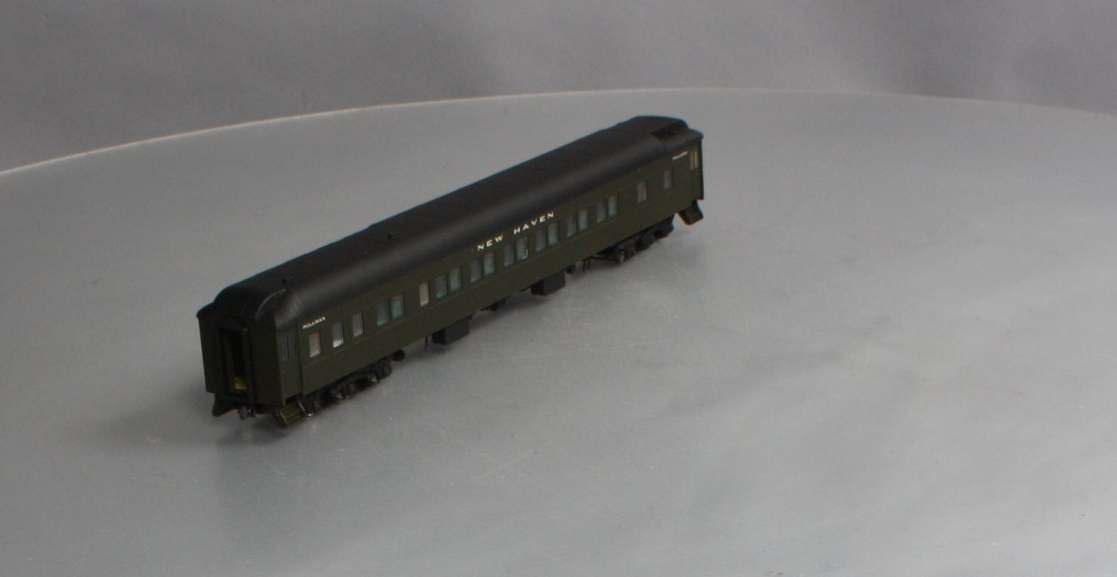 Walthers 932-10017 HO New Haven Pullman Heavyweight 12-1 Passenger Car LN/Box