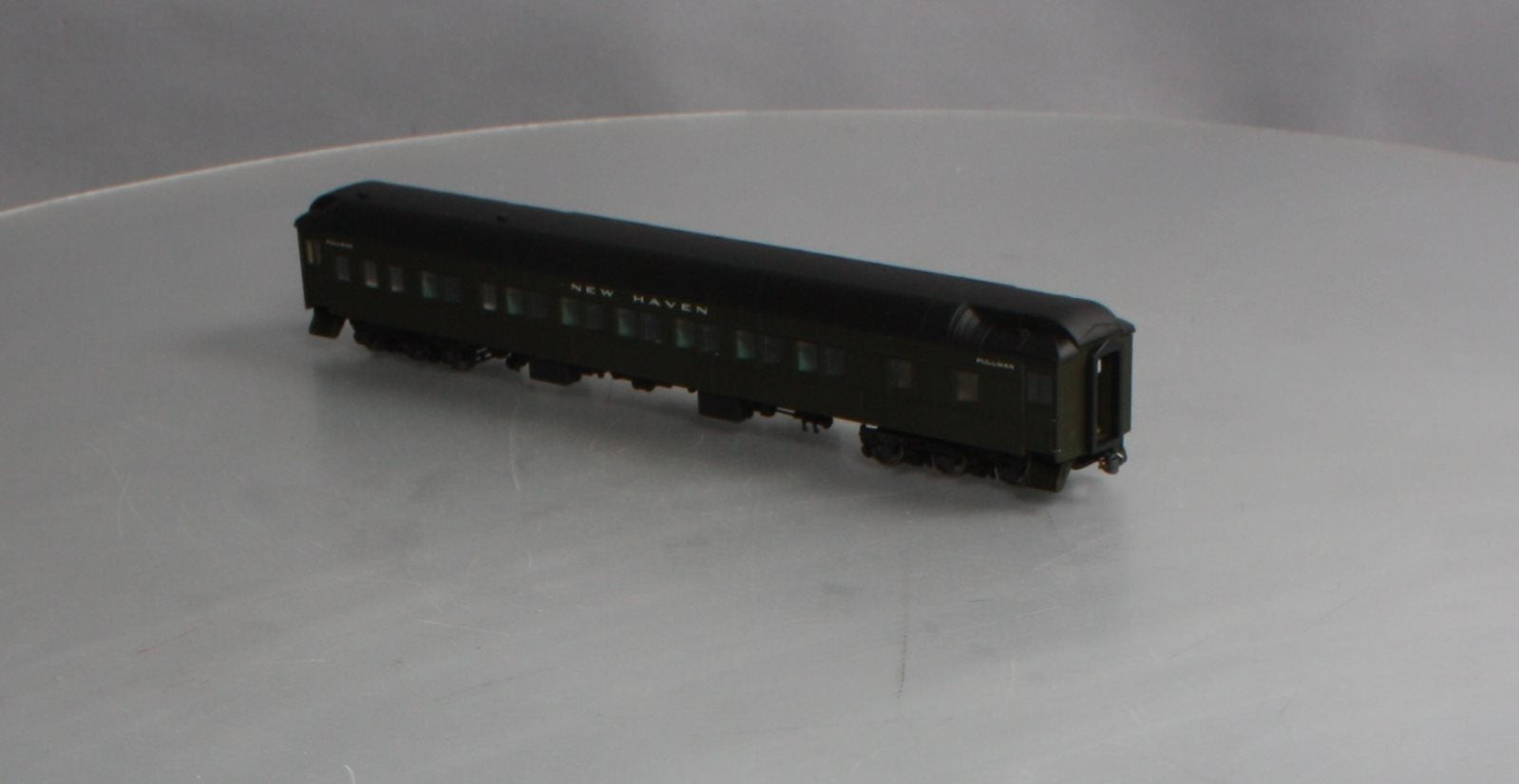 Walthers 932-10017 HO New Haven Pullman Heavyweight 12-1 Passenger Car LN/Box
