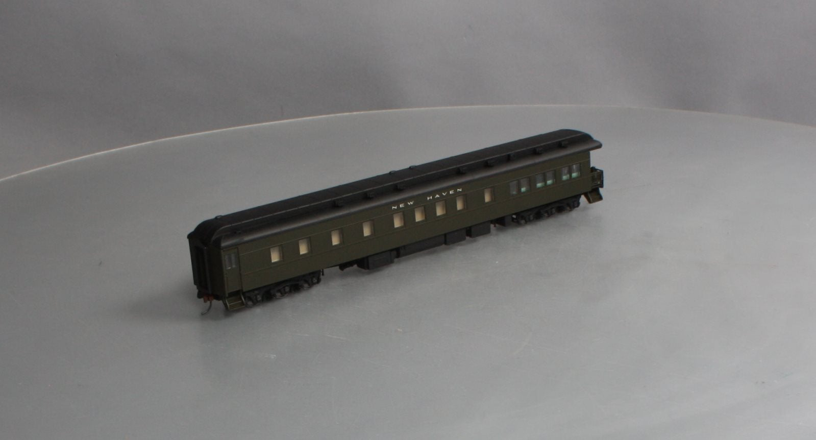 Walthers 932-10267 HO New Haven Pullman Heavyweight 3-2 Lounge-Observation Car LN/Box