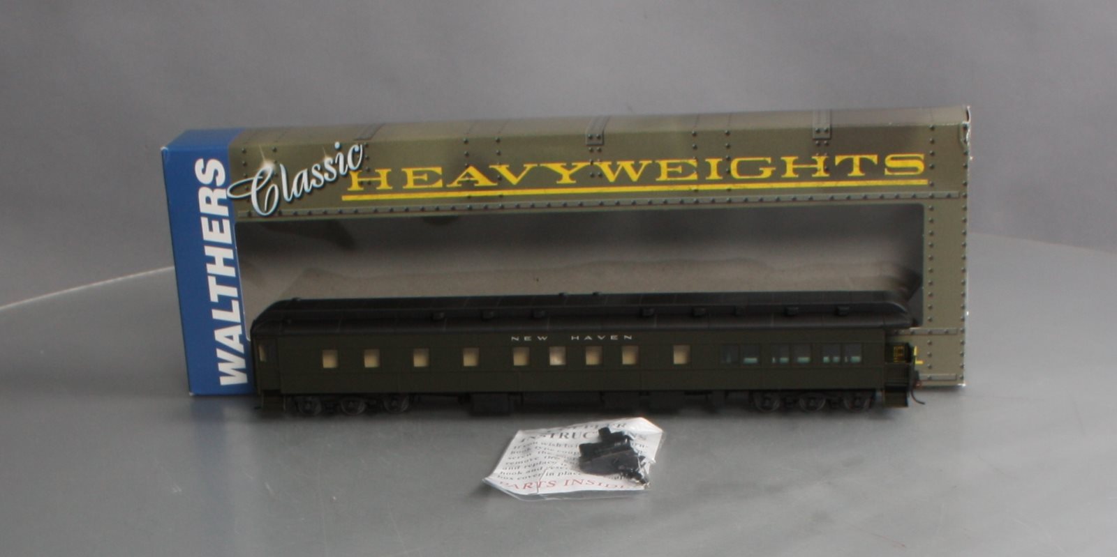Walthers 932-10267 HO New Haven Pullman Heavyweight 3-2 Lounge-Observation Car LN/Box