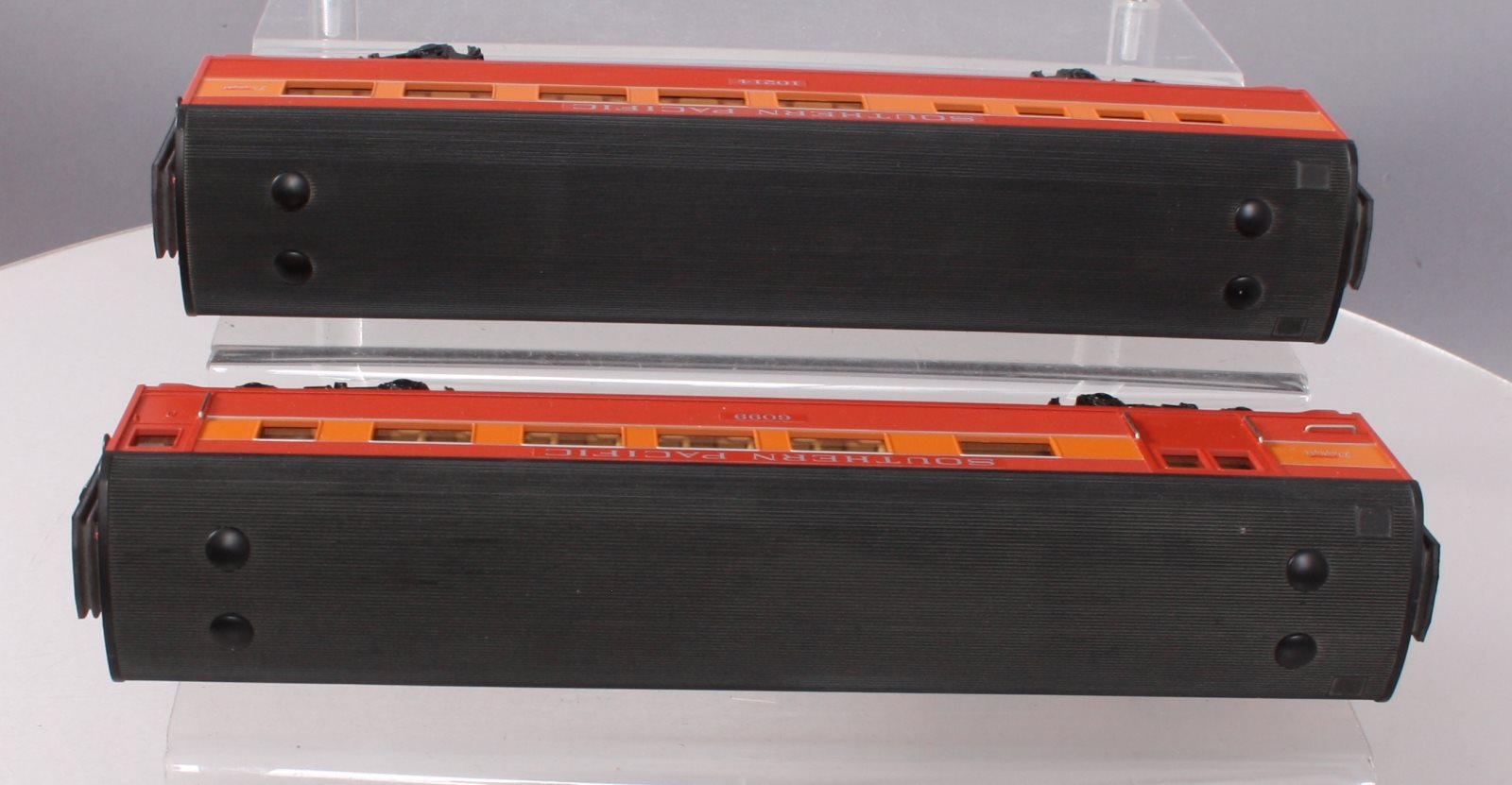 MTH 30-6063 O Southern Pacific O-27 Streamlined Combo/Diner Set (Set of 2) LN/Box