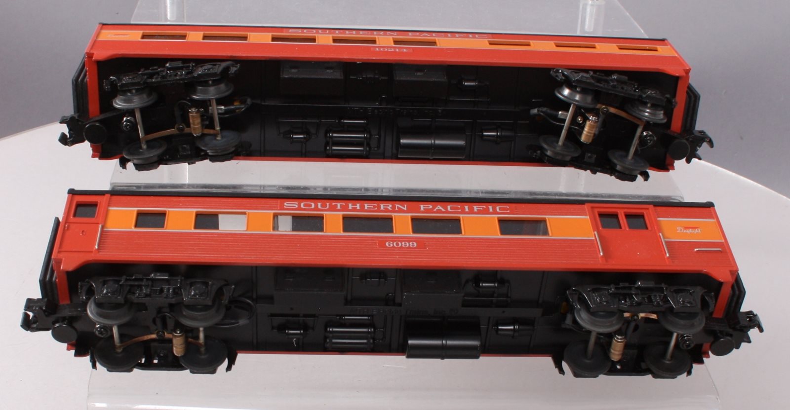 MTH 30-6063 O Southern Pacific O-27 Streamlined Combo/Diner Set (Set of 2) NIB