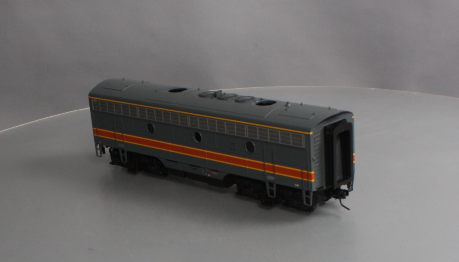 Atlas 30124022 O Milwaukee Road Powered F7B Diesel Locomotive #89B [2 Rail] LN/Box