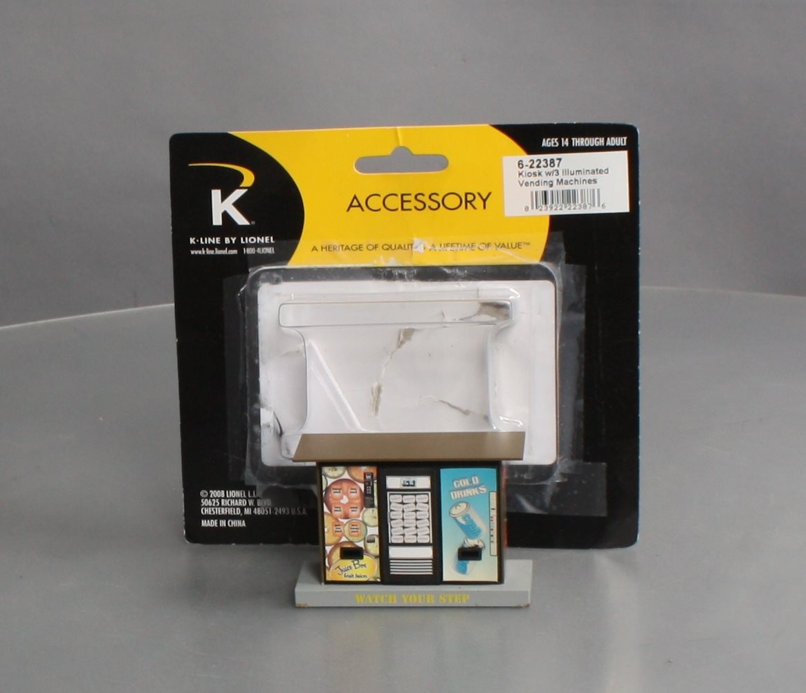 K-Line 6-22387 By Lionel Illuminated Kiosk with 3 vending Machines