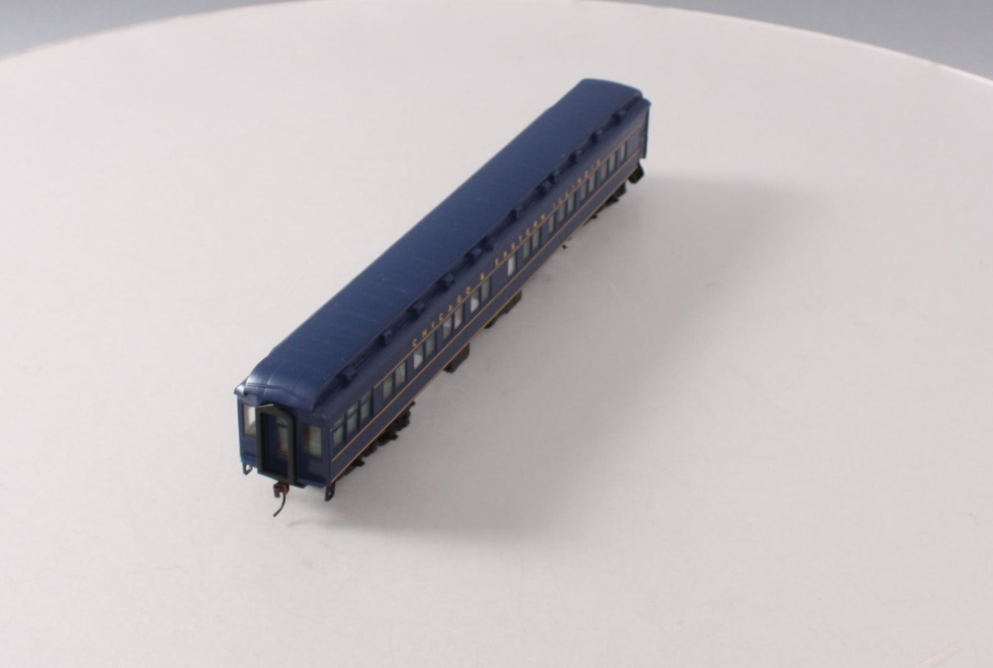 Walthers 932-10465 HO Scale Chicago & Eastern Illinois Passenger Car LN/Box