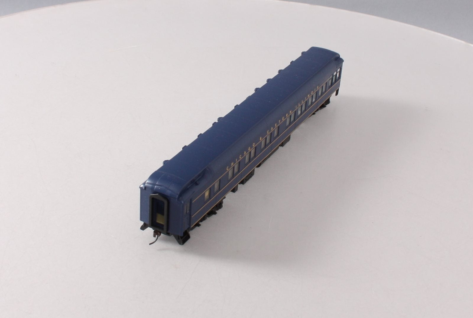 Walthers 932-10465 HO Scale Chicago & Eastern Illinois Passenger Car LN/Box