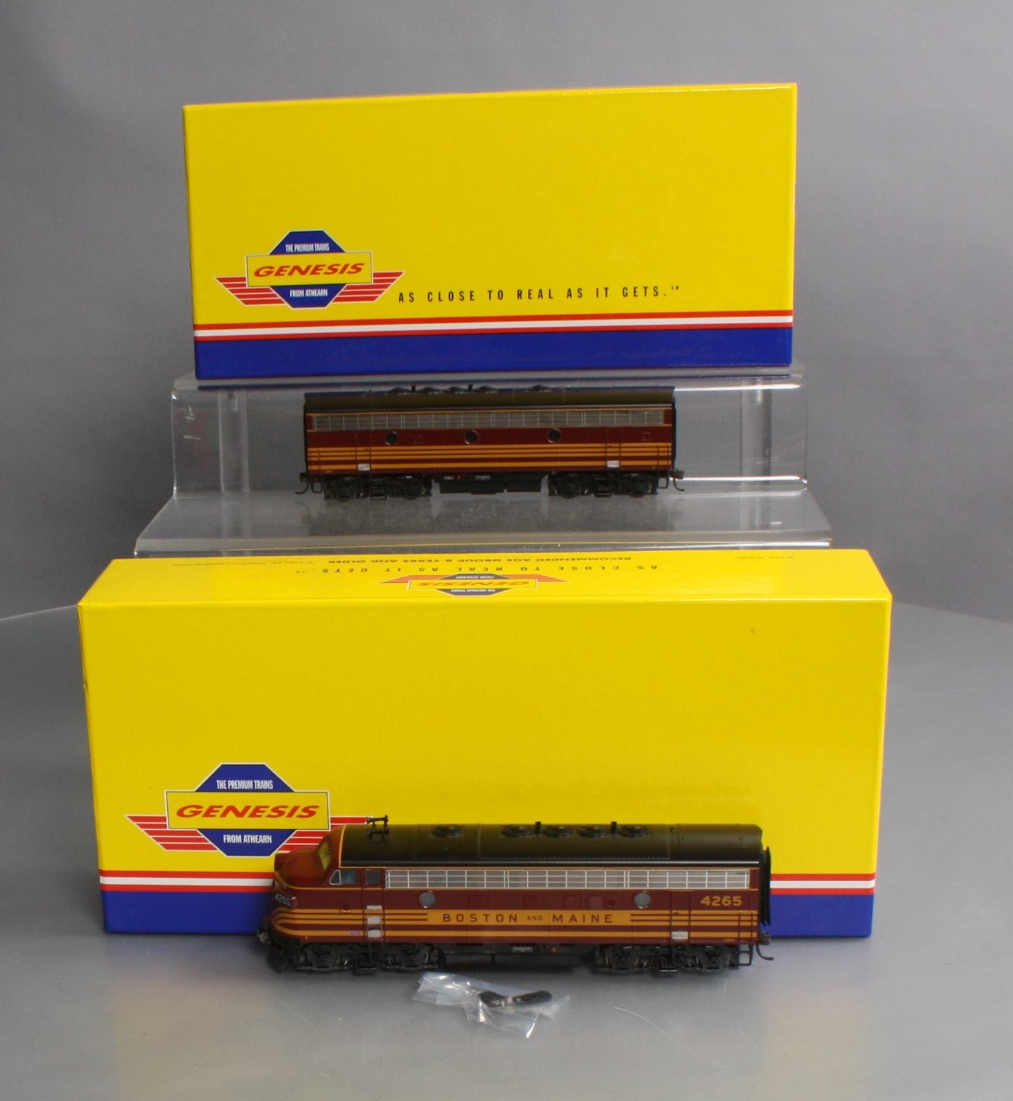 Athearn G2609 HO Scale Boston & Maine A&B Diesel Locomotive #4265 LN/Box