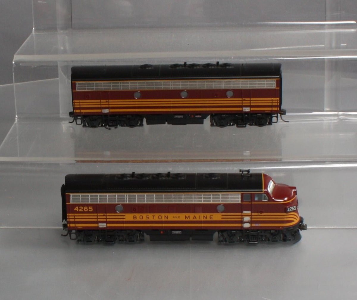 Athearn G2609 HO Scale Boston & Maine A&B Diesel Locomotive #4265 LN/Box
