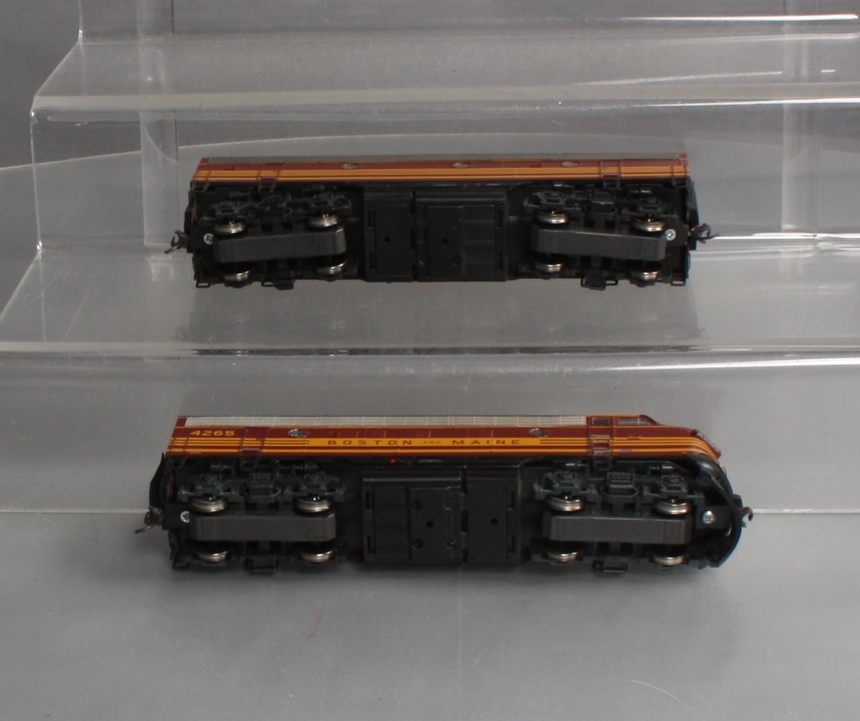 Athearn G2609 HO Scale Boston & Maine A&B Diesel Locomotive #4265 LN/Box