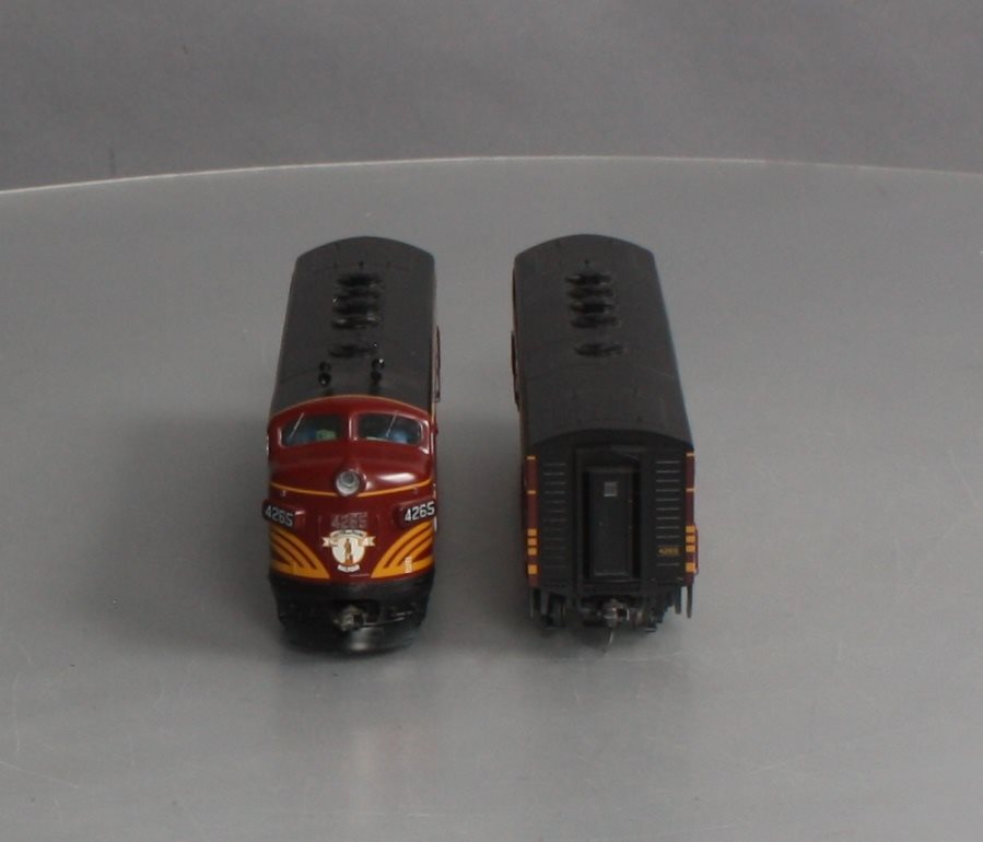 Athearn G2609 HO Scale Boston & Maine A&B Diesel Locomotive #4265 LN/Box