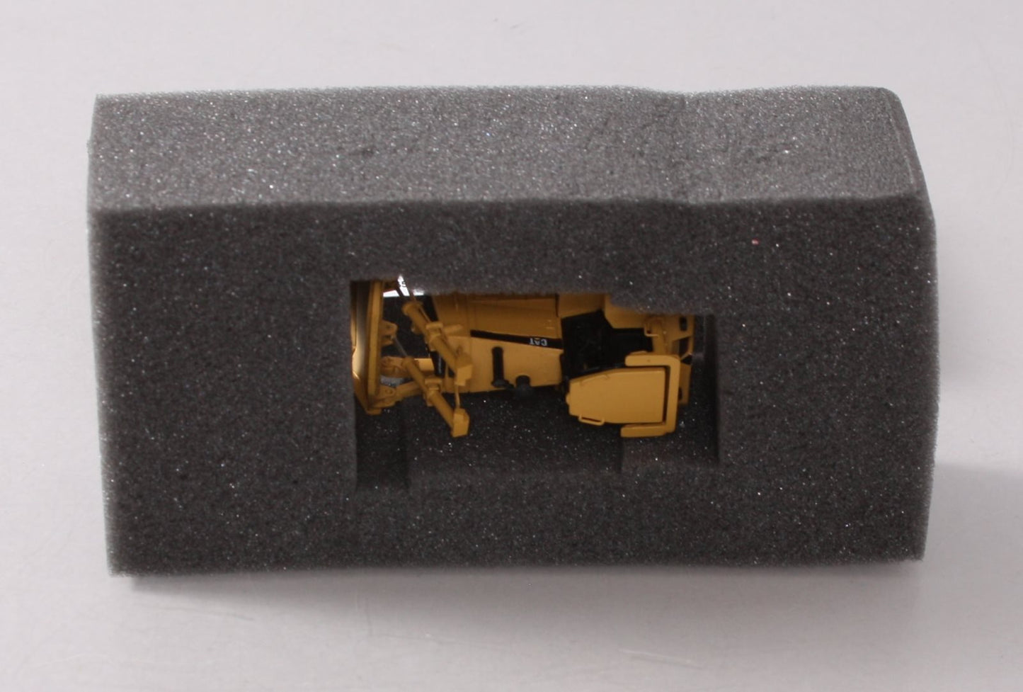 Classic Construction Models BRASS 1:87 Scale Caterpillar D8R Track-Type Tractor LN/Box