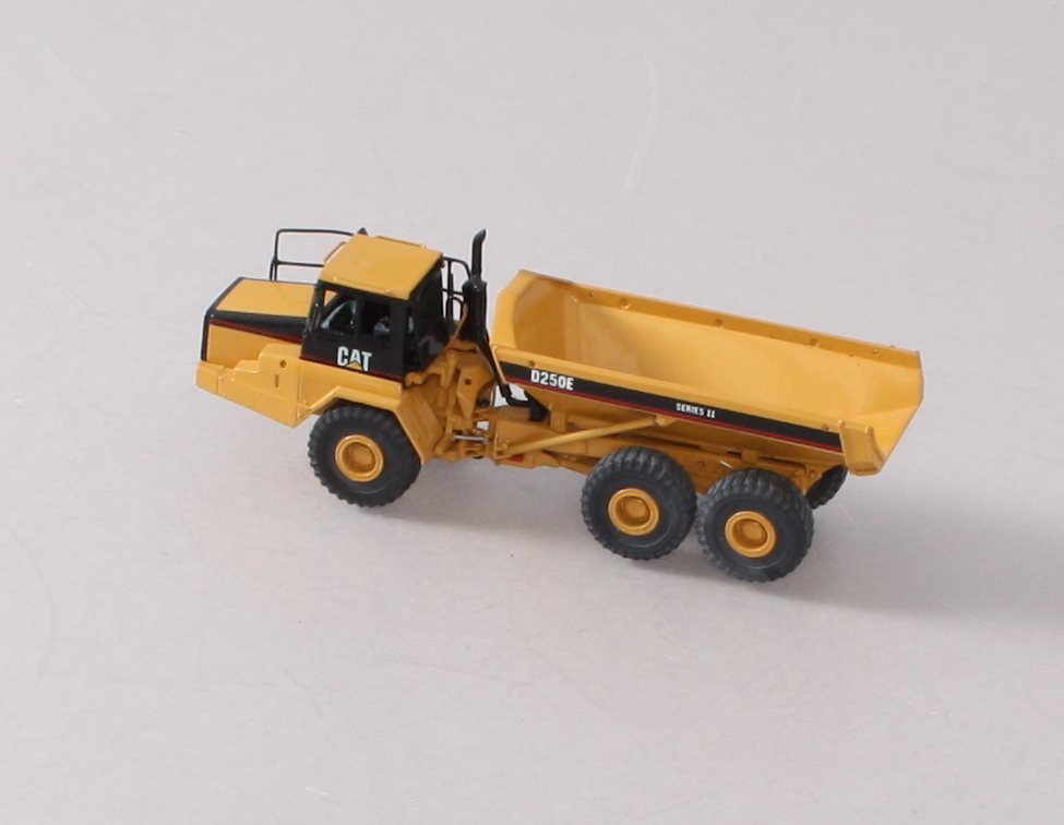 Classic Construction Models BRASS 1:87 Scale CAT D250E II Articulated Truck LN/Box