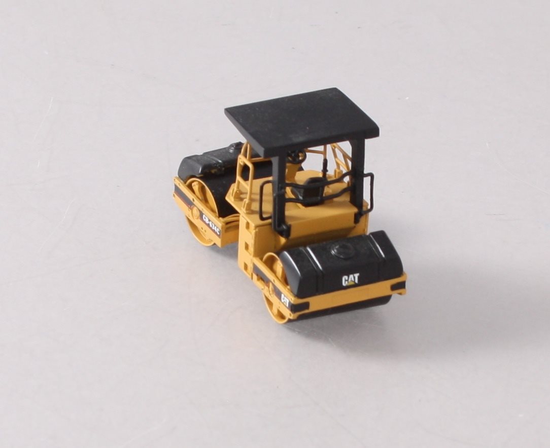 Classic Construction Models BRASS 1:87 Scale Caterpillar CB-634C Compactor LN/Box