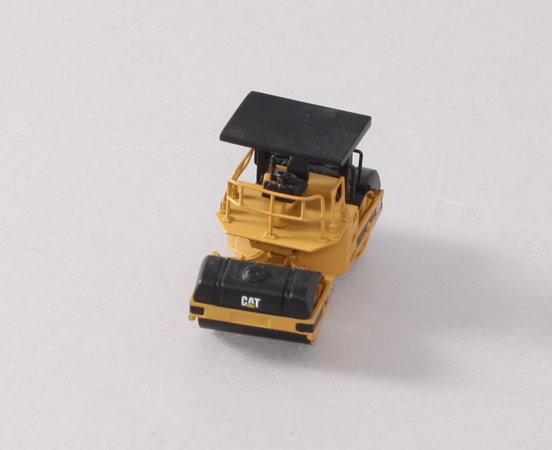 Classic Construction Models BRASS 1:87 Scale Caterpillar CB-634C Compactor LN/Box
