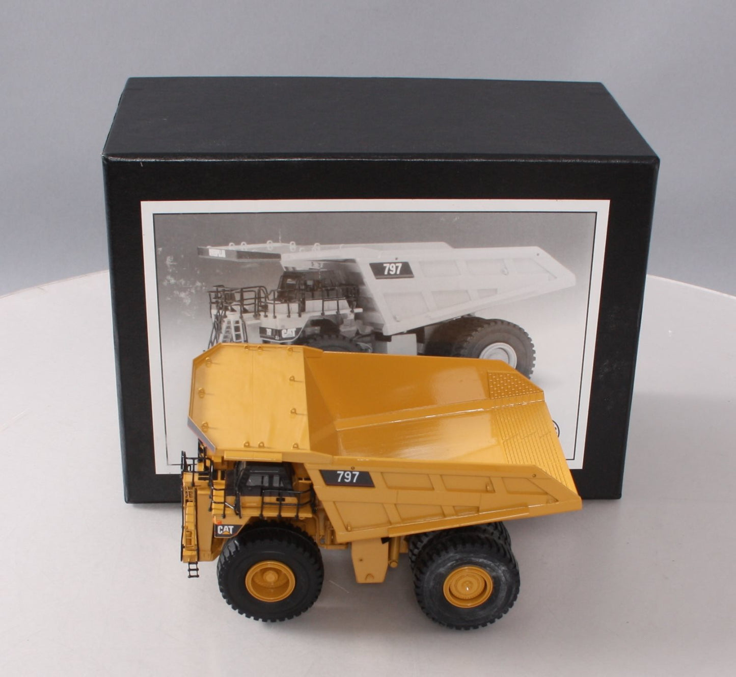 CCM 797 1:87 Scale Brass CAT Mining Truck LN/Box