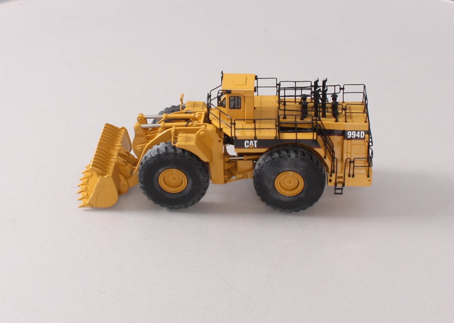 CCM 1:87 Scale BRASS CAT 994D Wheel Loader NIB