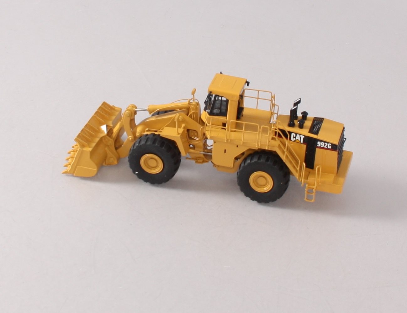 Classic Construction Models BRASS 1:87 Scale Caterpillar 992G Wheel Loader LN/Box