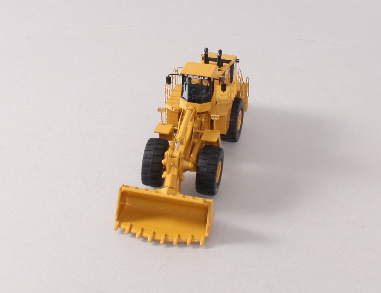 Classic Construction Models BRASS 1:87 Scale Caterpillar 992G Wheel Loader LN/Box