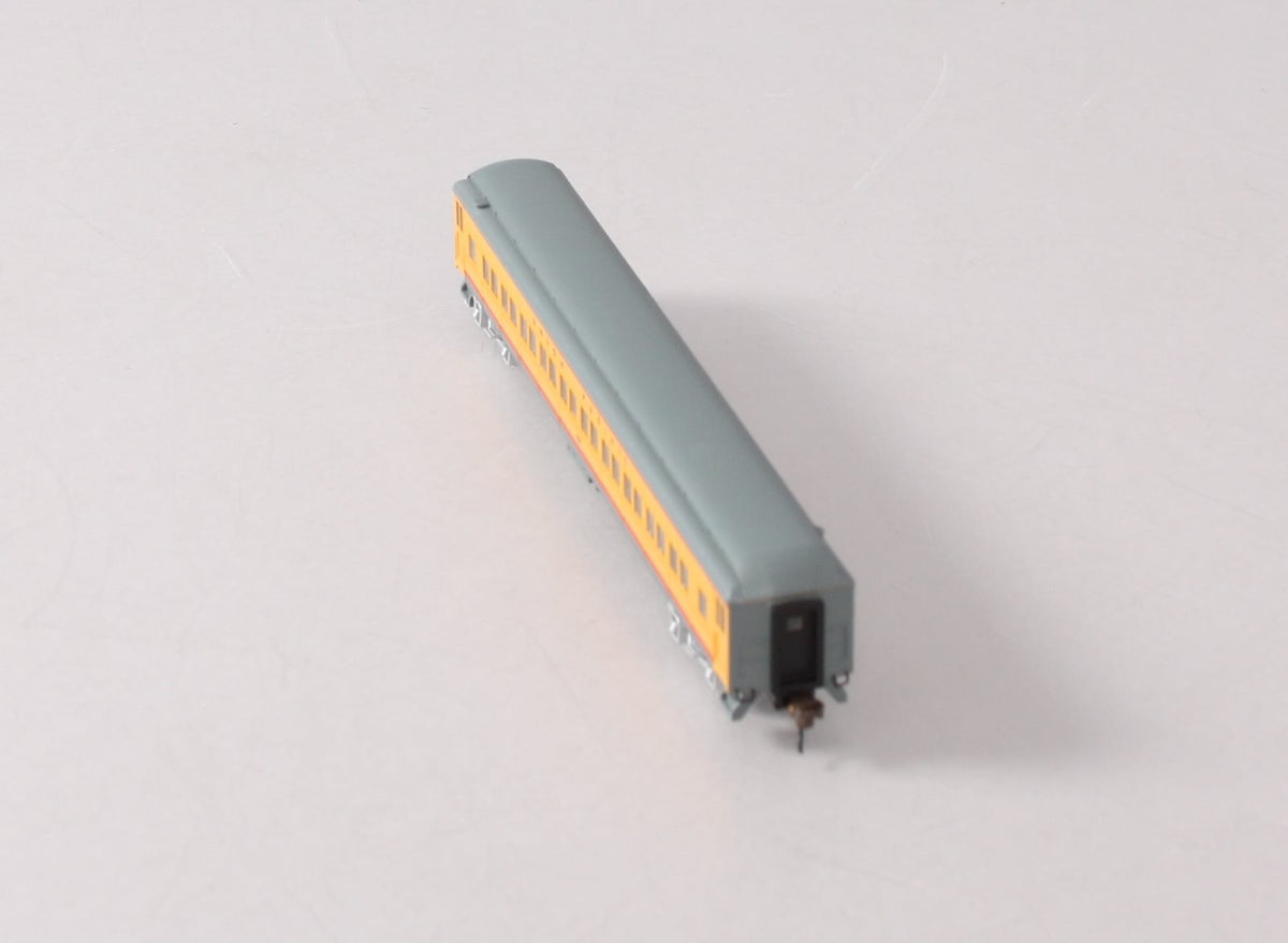 Bachmann 13755 N Union Pacific 72' Heavyweight Coach with Lighted Interior LN/Box