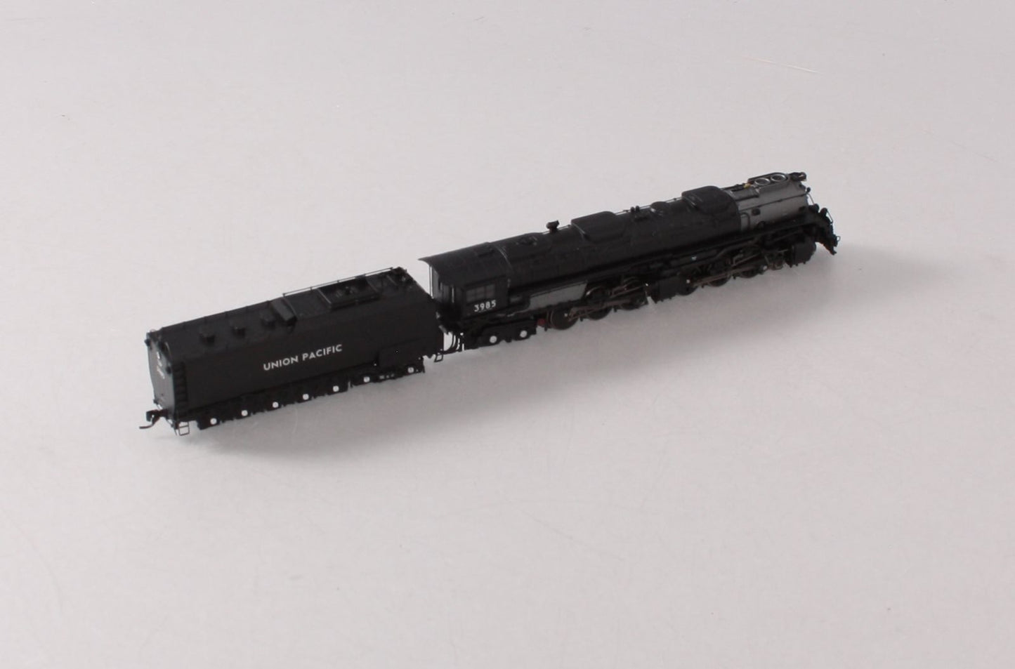 Athearn 11802 N Union Pacific 4-6-6-4 Steam Loco & Tender w/ DCC & Sound #3985