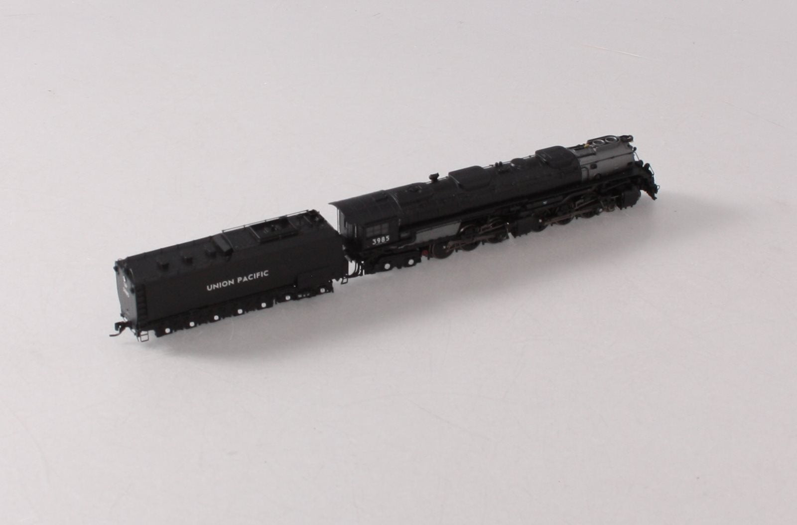 Athearn 11802 N Union Pacific 4-6-6-4 Steam Loco & Tender w/ DCC & Sound #3985