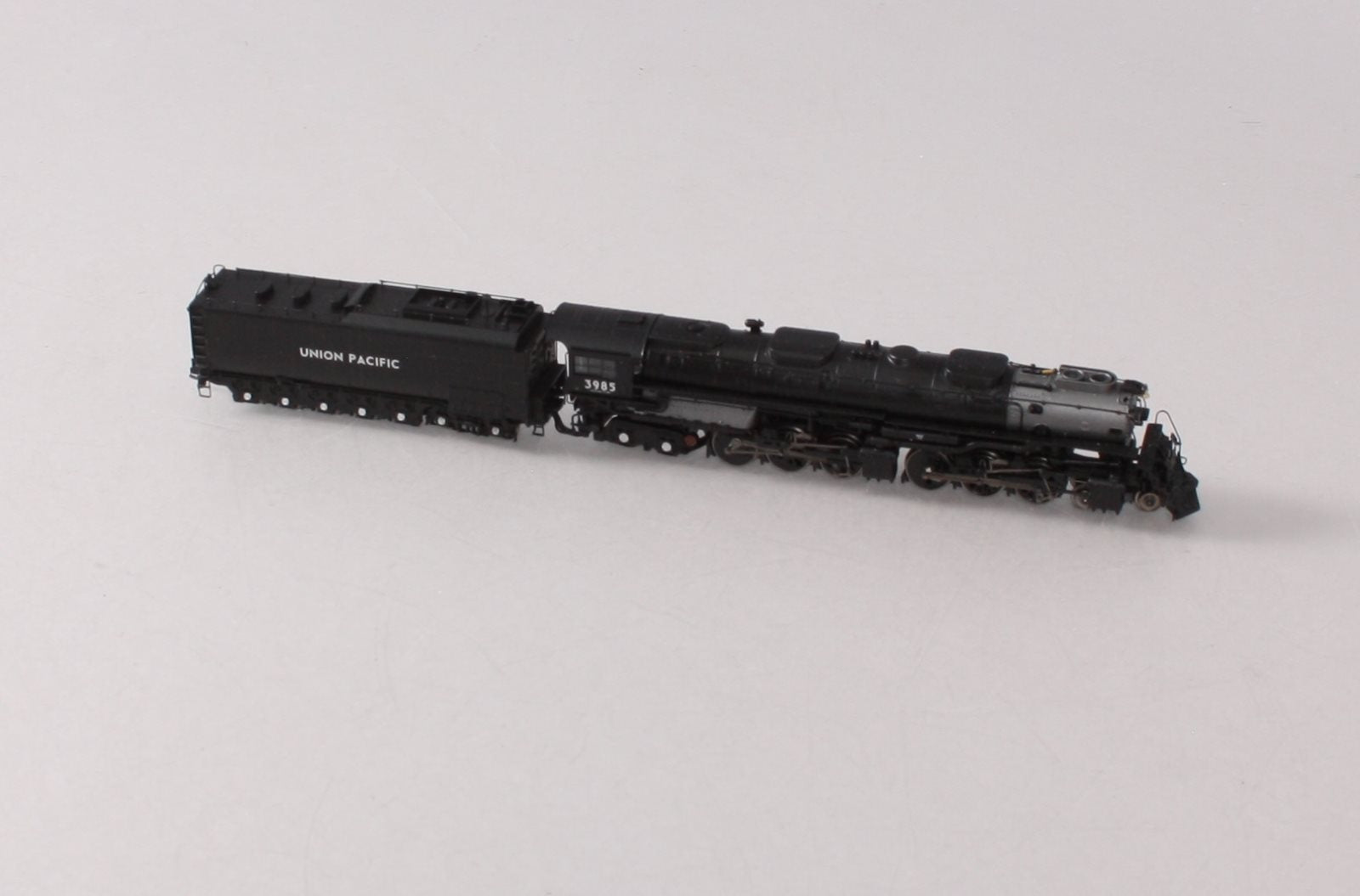 Athearn 11802 N Union Pacific 4-6-6-4 Steam Loco & Tender w/ DCC & Sound #3985 LN/Box