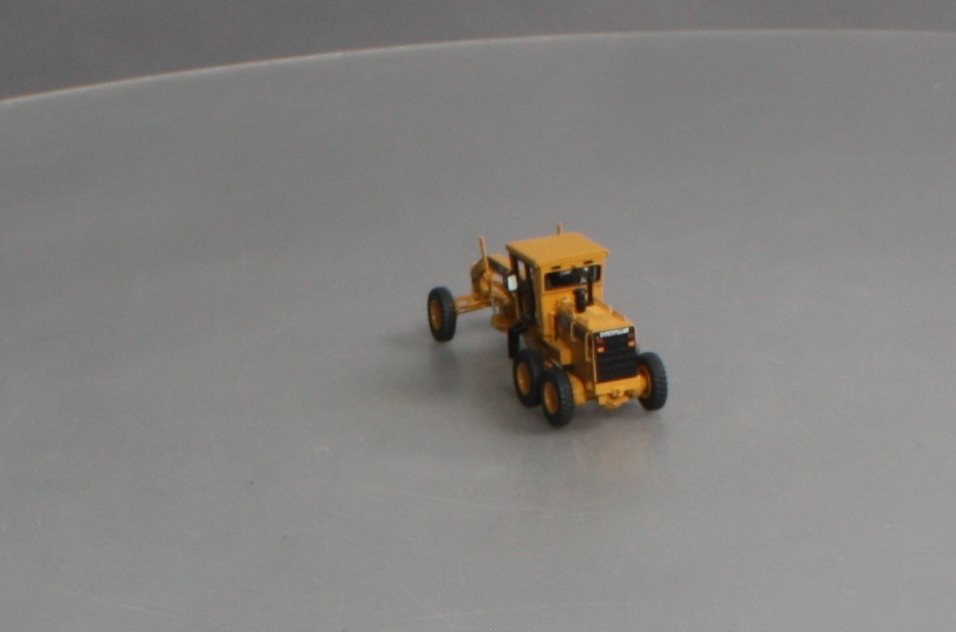 Classic Construction Models BRASS 1:87 Scale Caterpillar 140H Motor Grander LN/Box