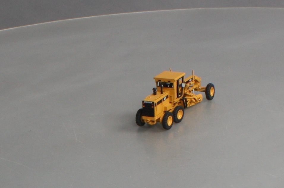 Classic Construction Models BRASS 1:87 Scale Caterpillar 140H Motor Grander LN/Box