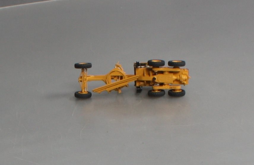 Classic Construction Models BRASS 1:87 Scale Caterpillar 140H Motor Grander LN/Box