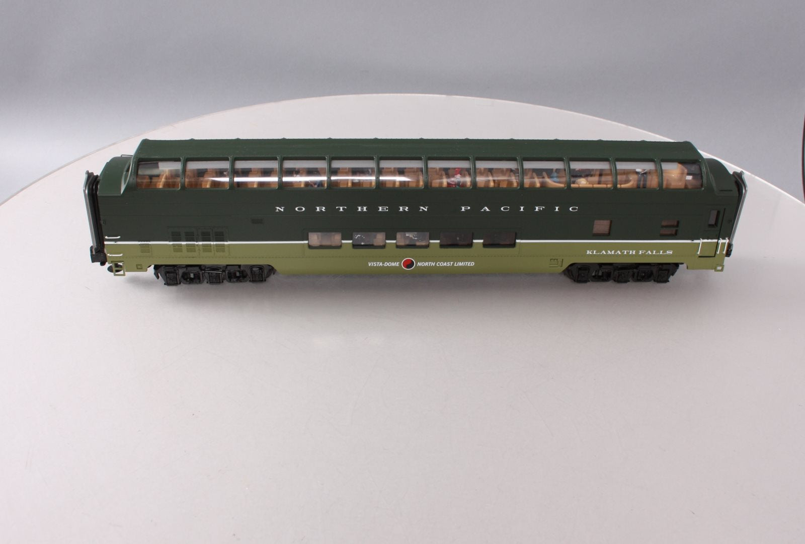 MTH 20-67238 O Gauge Northern Pacific 70' Full Vista Dome Passenger Car