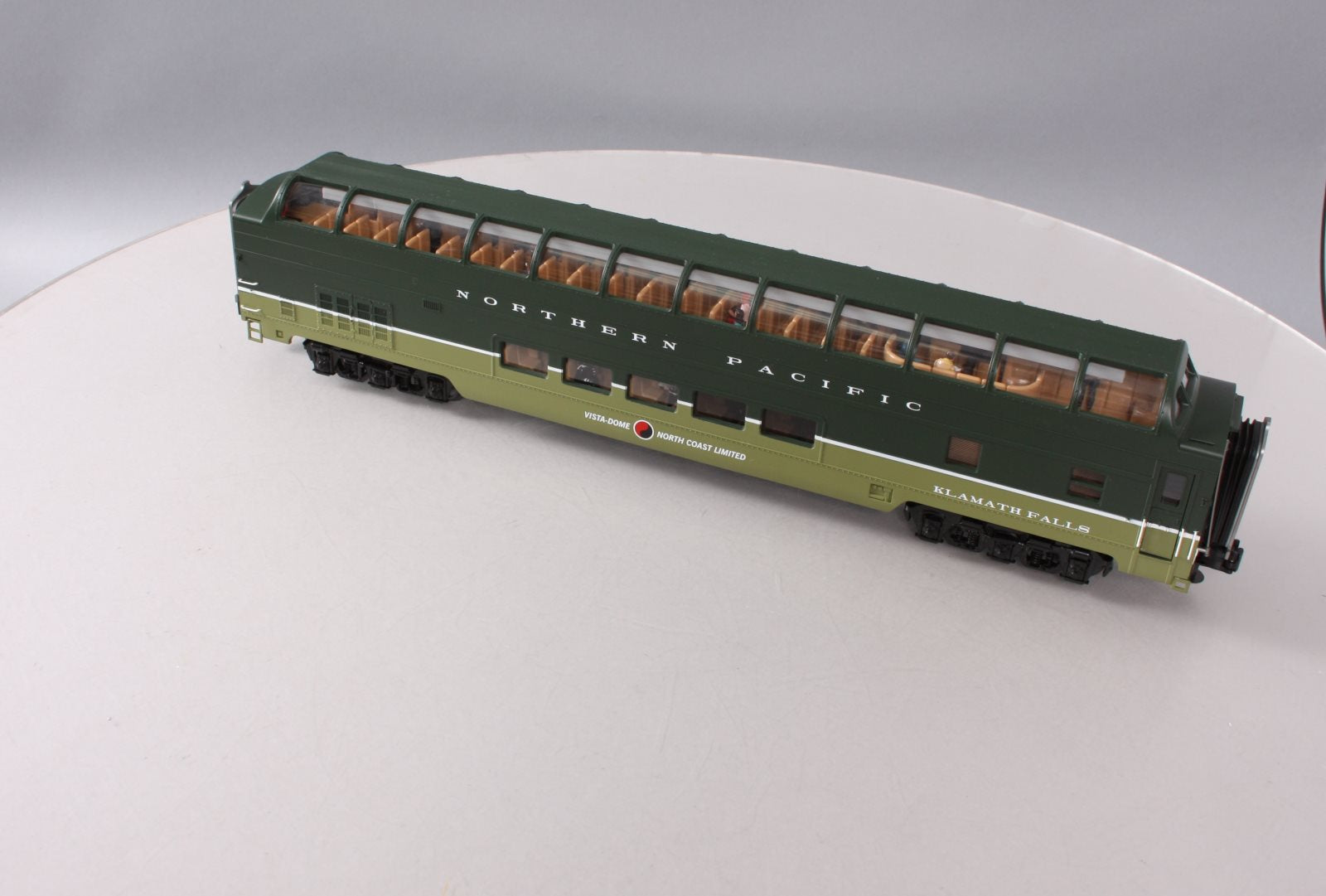 MTH 20-67238 O Gauge Northern Pacific 70' Full Vista Dome Passenger Car