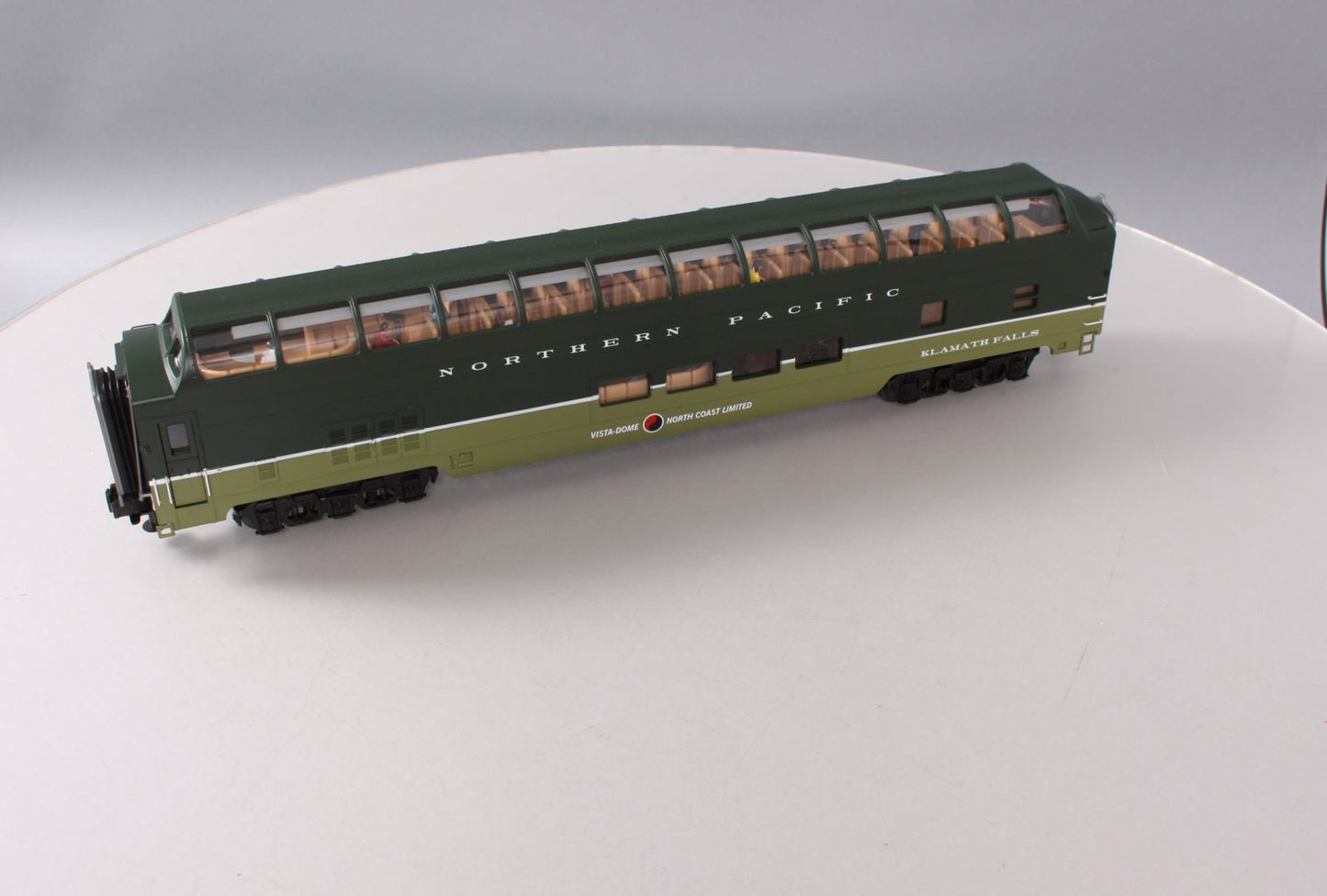 MTH 20-67238 O Gauge Northern Pacific 70' Full Vista Dome Passenger Car