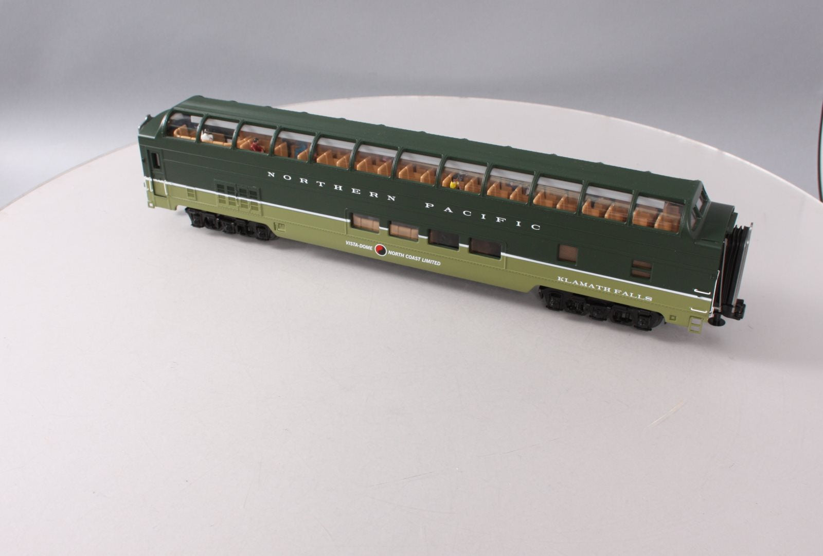 MTH 20-67238 O Gauge Northern Pacific 70' Full Vista Dome Passenger Car