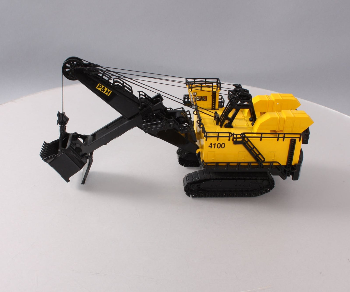 Brookfield Collecttors Guild 1:87 Scale P&H Model 4100 Electric Mining Shovel NIB