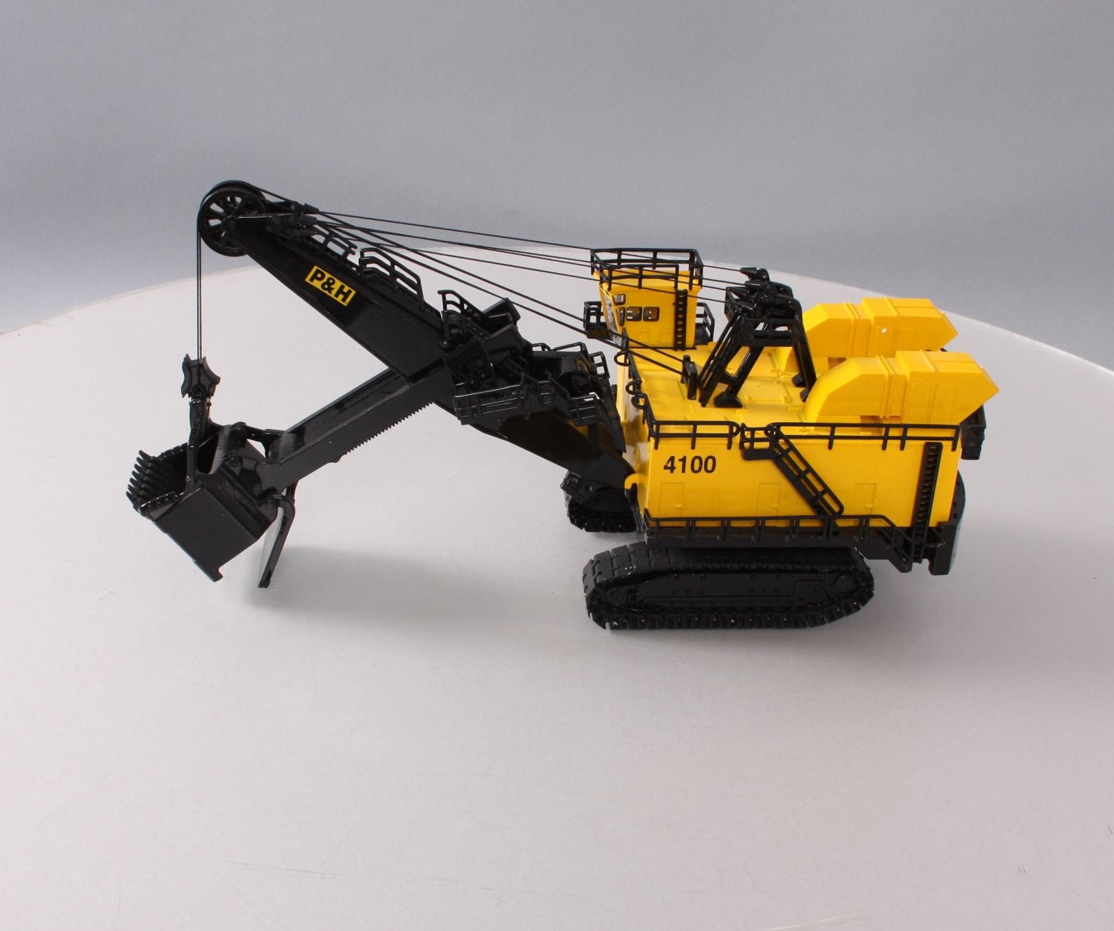 Brookfield Collecttors Guild 1:87 Scale P&H Model 4100 Electric Mining Shovel NIB