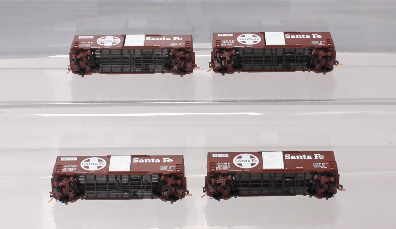 Micro-Trains 99300102 N ATSF 40' Standard PS-1 Single Door Boxcar (Set of 4) LN/Box