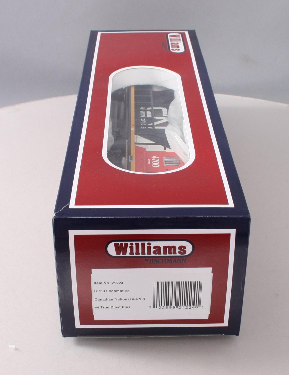 Williams 21224 O Canadian National EMD GP38 3-Rail Diesel Locomotive #4700 MT/Box