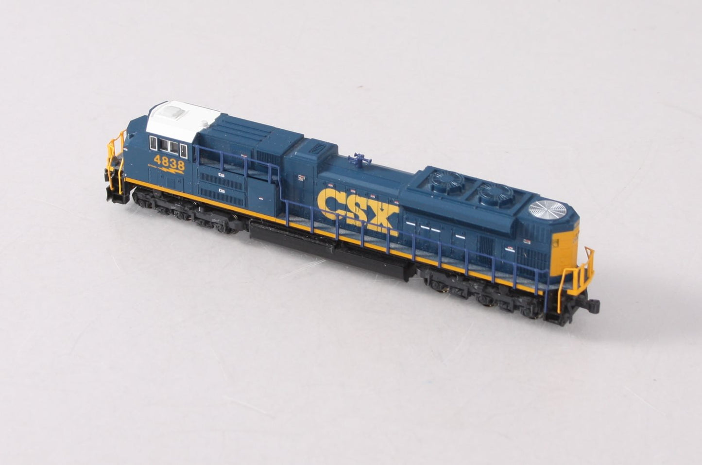 Kato 176-8423 N Scale CSX (Blue & Yellow) SD70ACe Diesel Locomotive #4838