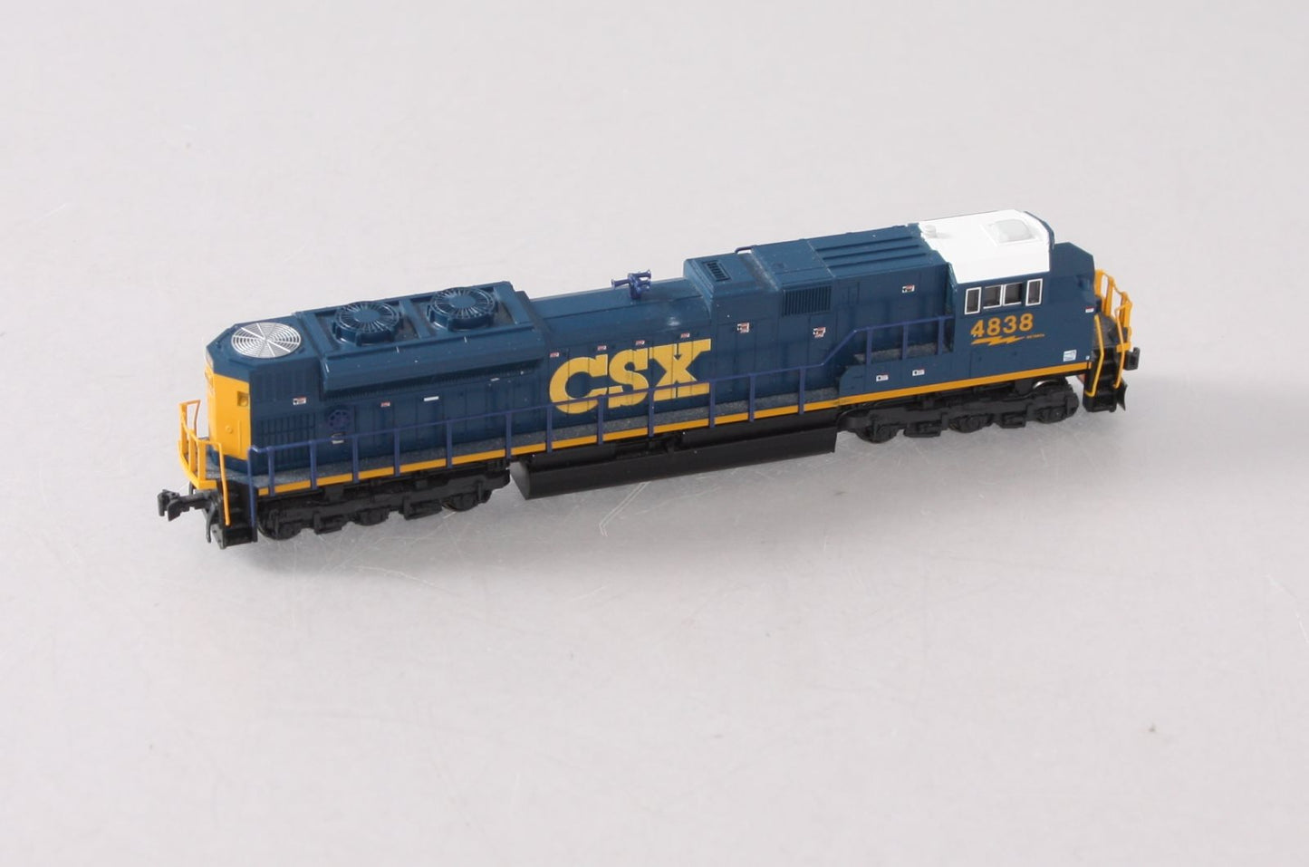 Kato 176-8423 N Scale CSX (Blue & Yellow) SD70ACe Diesel Locomotive #4838