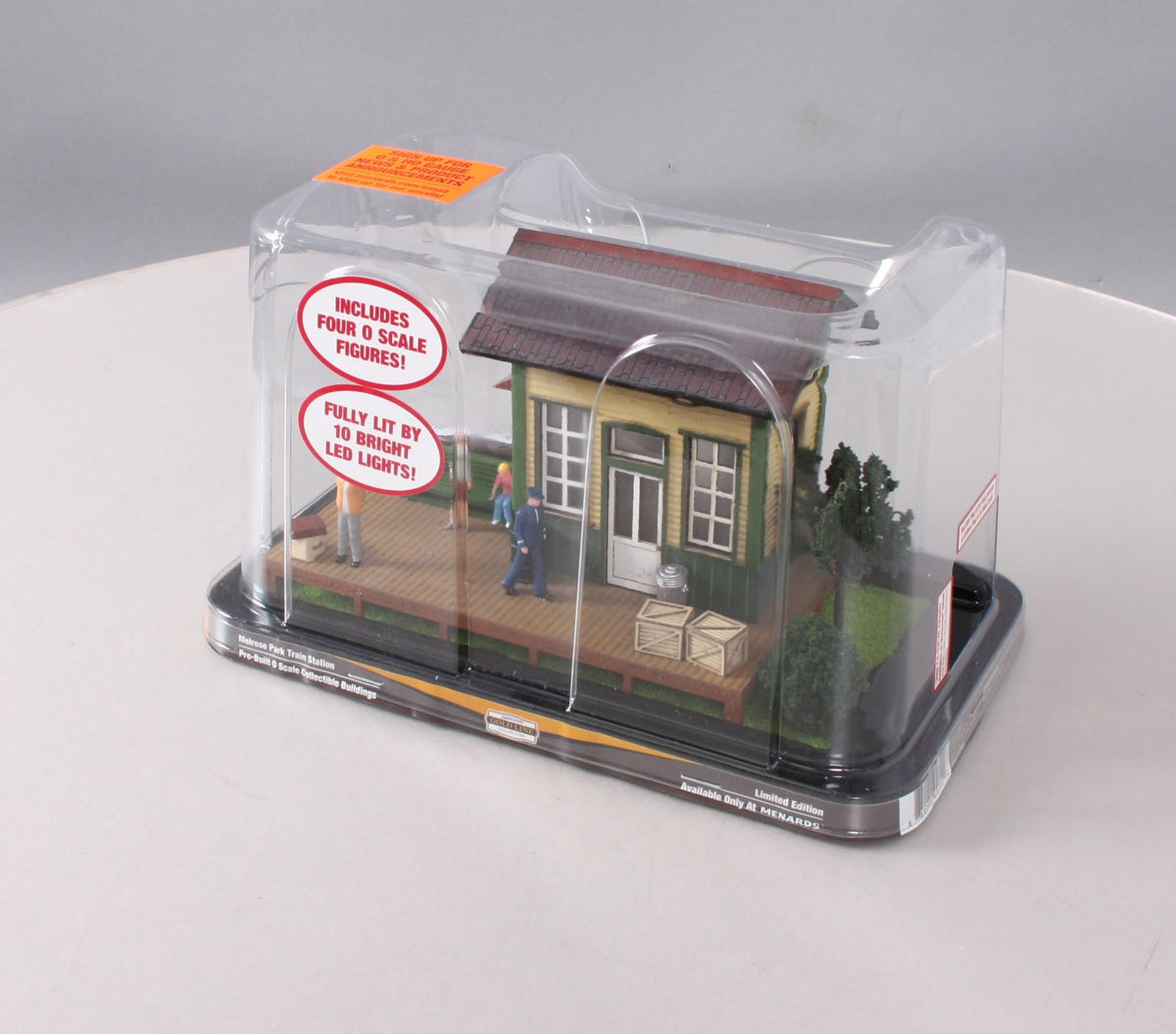 Menards 279-5551 O Scale Melrose Park Train Station LN/Box