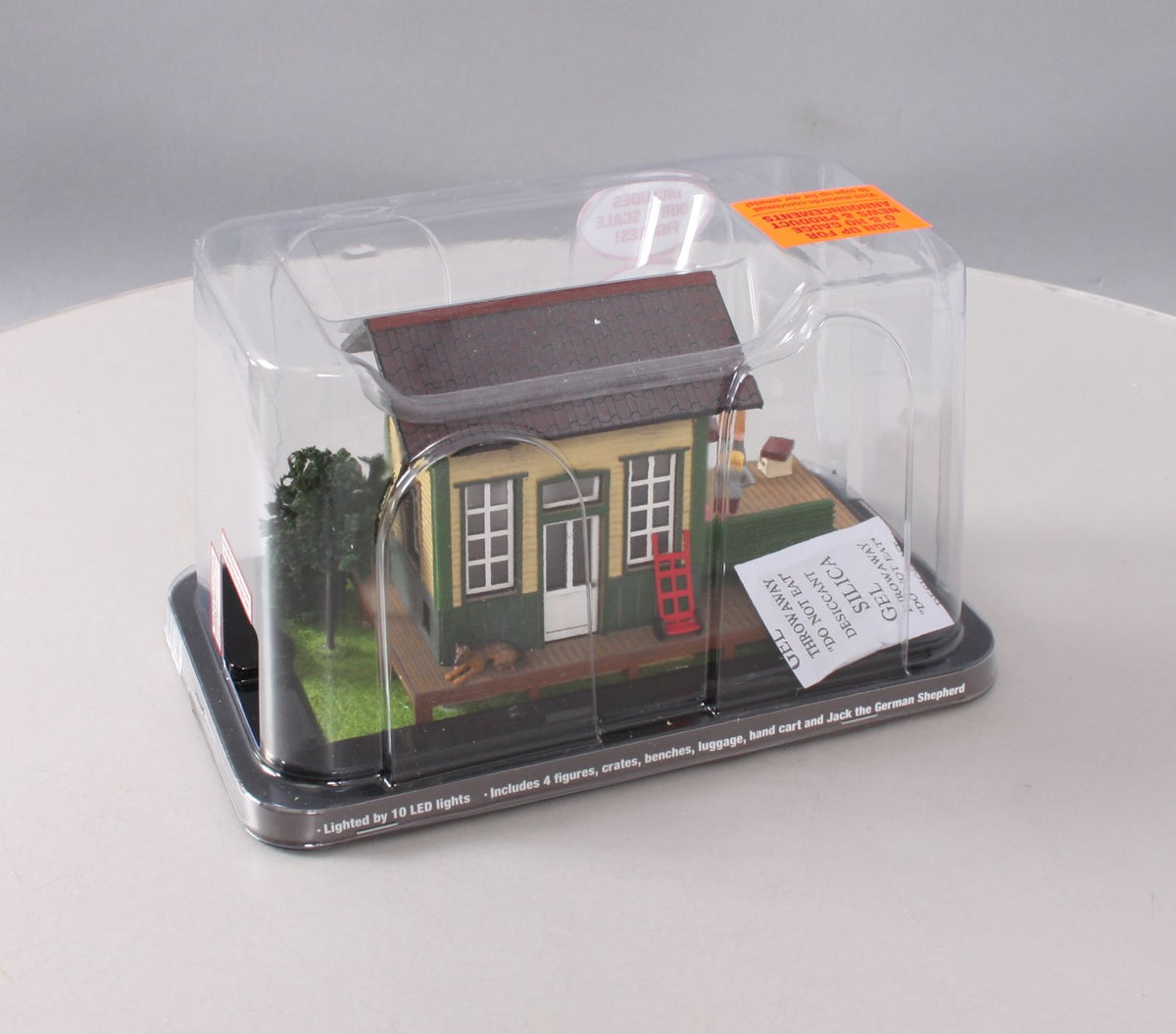 Menards 279-5551 O Scale Melrose Park Train Station LN/Box
