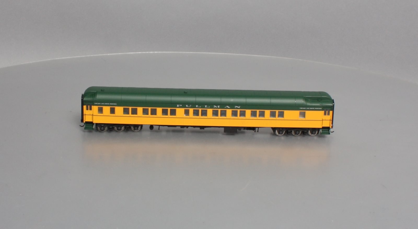 Walthers 932-10556 HO CNW Pullman Heavyweight 10-1-2 Plan Passenger Car #3585 LN/Box