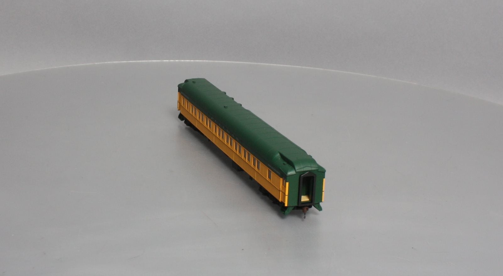 Walthers 932-10556 HO CNW Pullman Heavyweight 10-1-2 Plan Passenger Car #3585 LN/Box