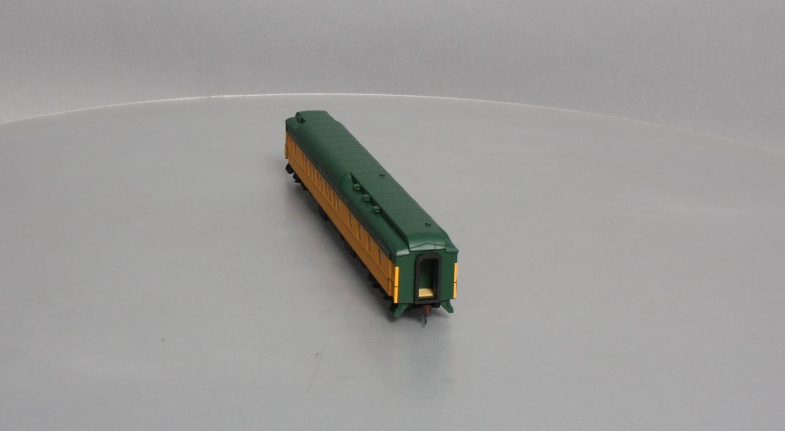 Walthers 932-10556 HO CNW Pullman Heavyweight 10-1-2 Plan Passenger Car #3585 LN/Box